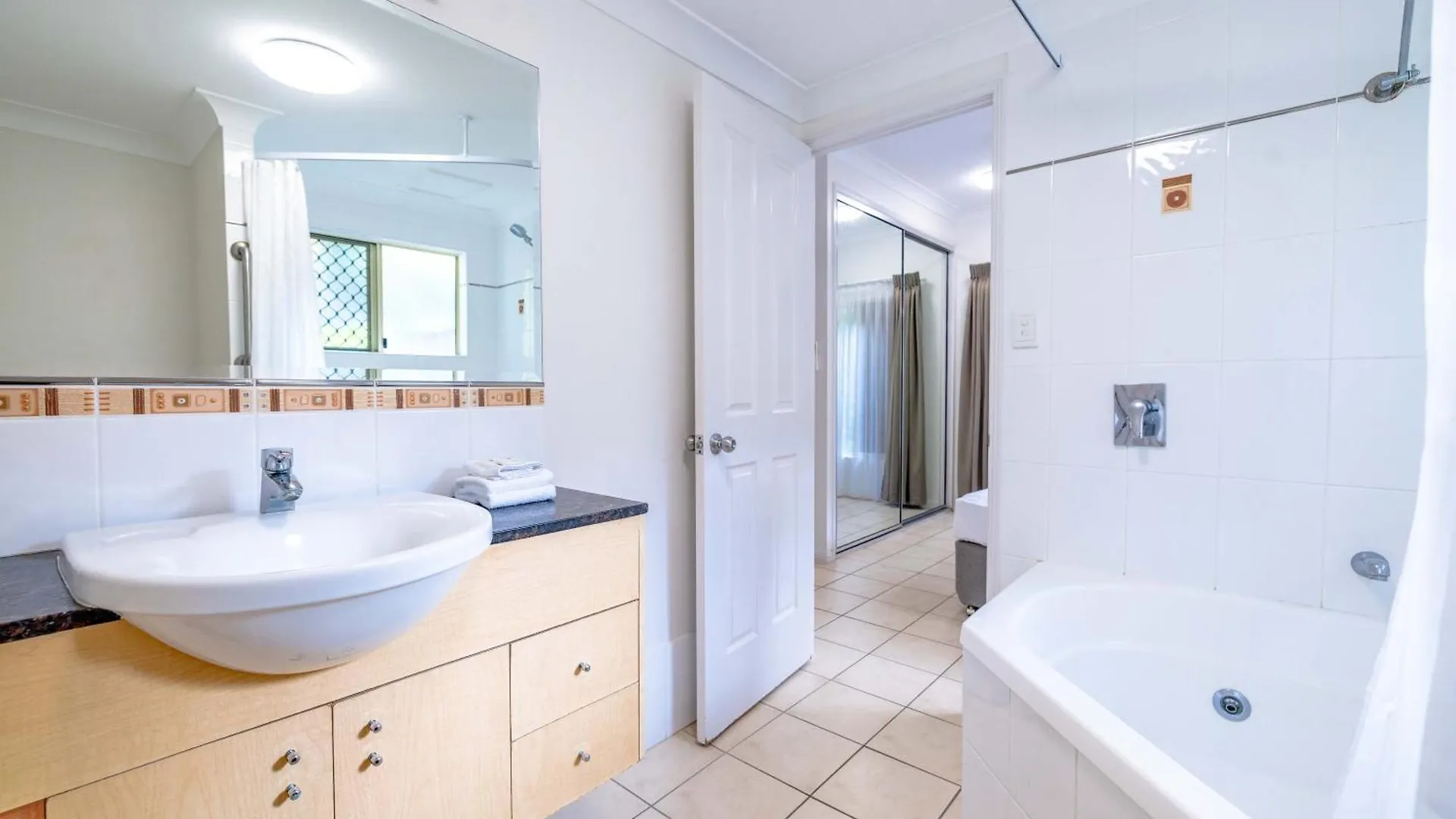 Seascape Holidays At Plaza Resort Port Douglas 0*,  Australia