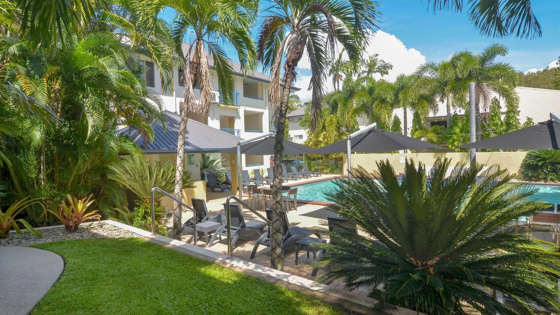Seascape Holidays At Plaza Resort Port Douglas